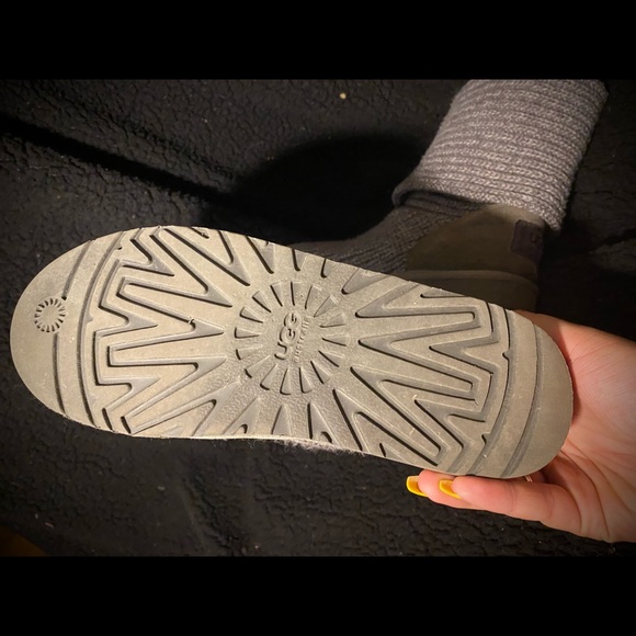 UGGS💕 - Picture 5 of 7